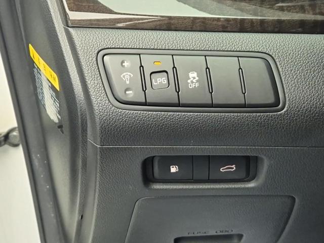 5111500689R17.jpg