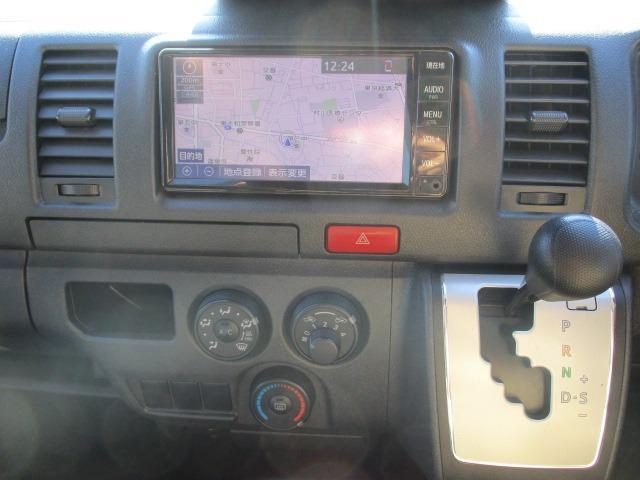 0570706A30241215W00118.jpg