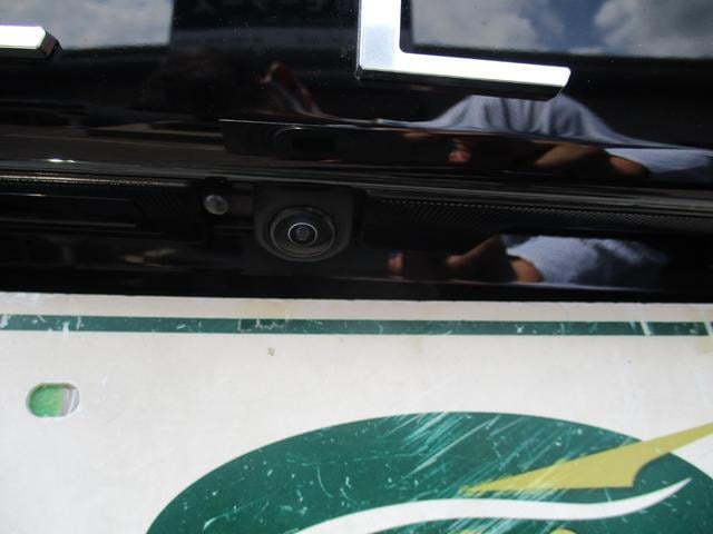 1000138A30250825W00112.jpg