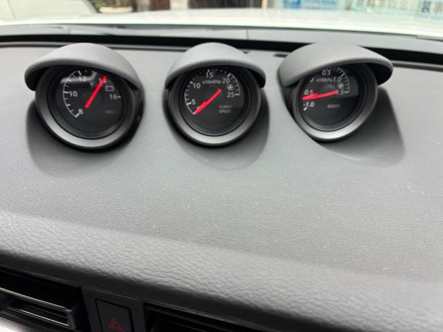 0700986A30251026W00118.jpg