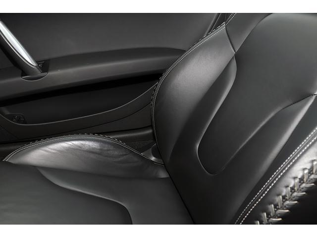9900038A30260410W00116.jpg