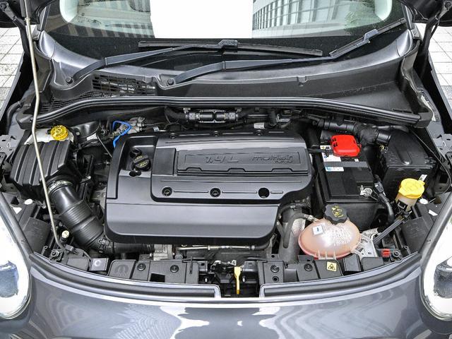 9572628A30251019W00319.jpg