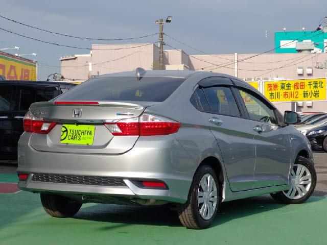 22058744_carP_l_3.jpg