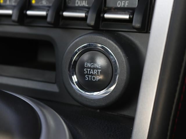 0509625A30251110W00117.jpg