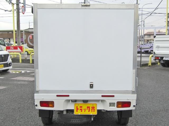 0208643A30250125W00204.jpg