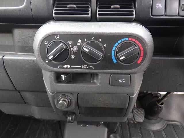 1101573A30250515W00104.jpg