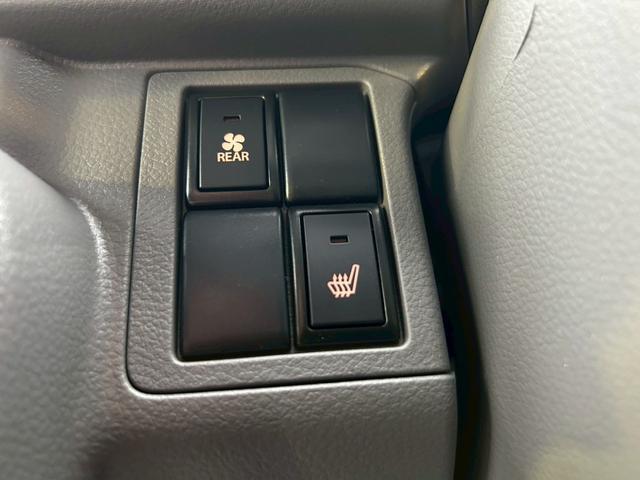 0551526A30251102W00112.jpg