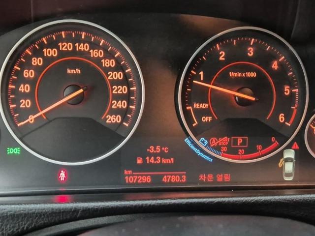 6011000566R6.jpg