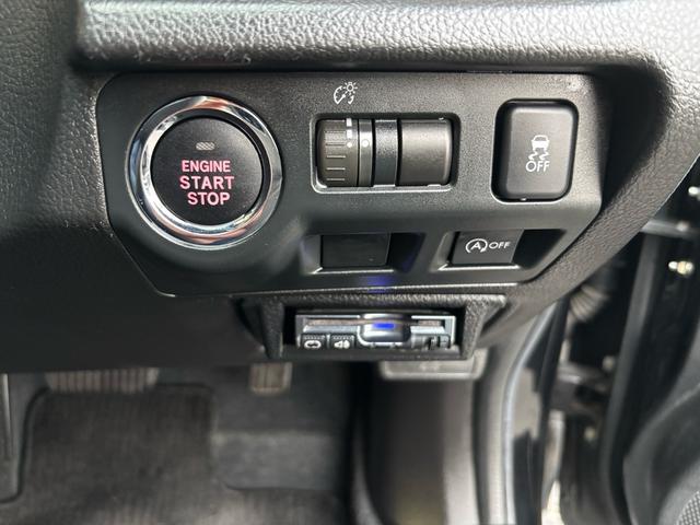 1000027A30250329W00217.jpg