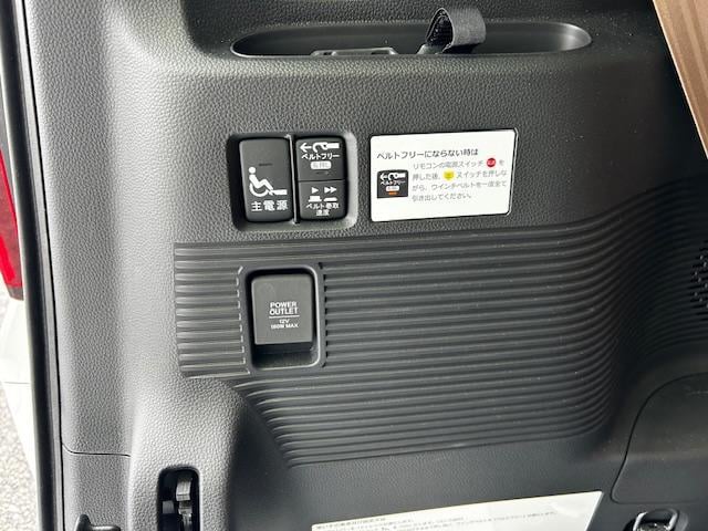 0503363A30251023W00217.jpg