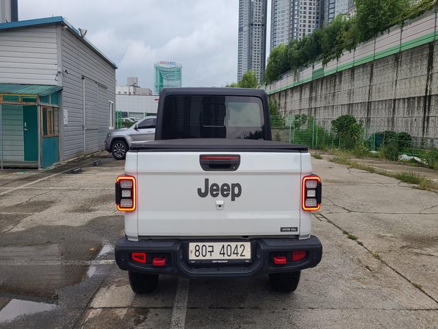 06a0964b371f97c3053425d3930e2a64.jpeg