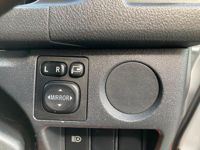 0801942A30251020W00118.jpg