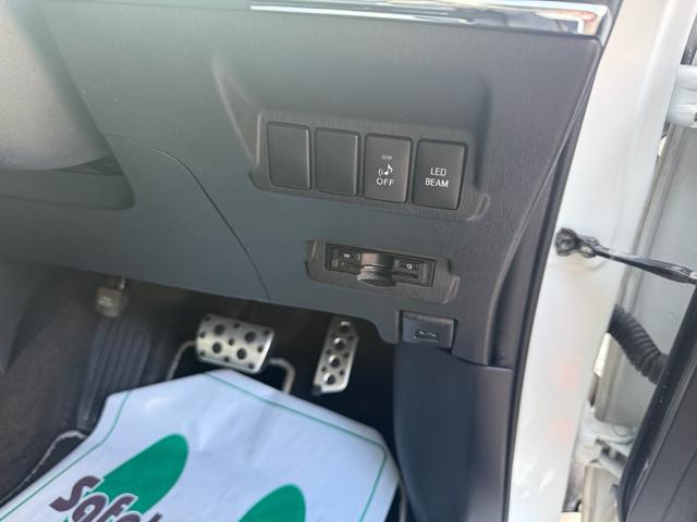 0720089A30251218W00115.jpg