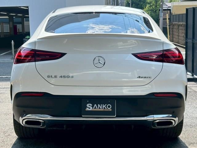 18805305_carP_l_2.jpg
