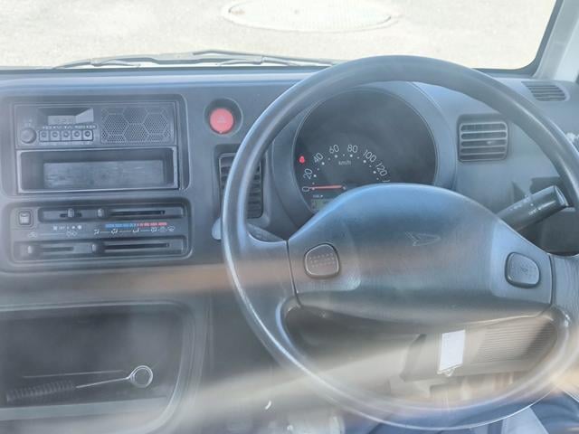 1200111A30250913W00408.jpg