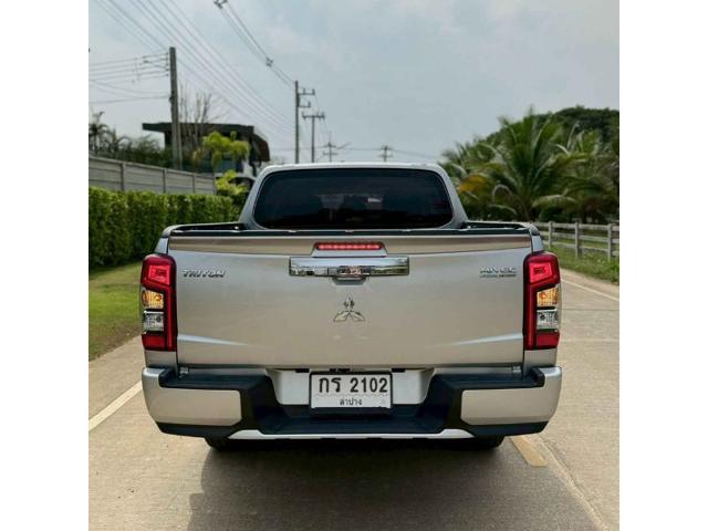 3ae7a98eb2b6f90b1761751b590a7559.jpeg