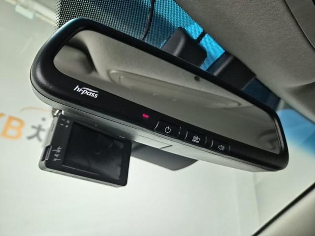 6011000308R15.jpg