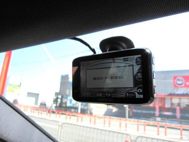 23226676_carP_l_12.jpg