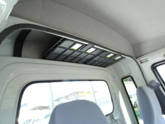 1300553A30250929W00715.jpg