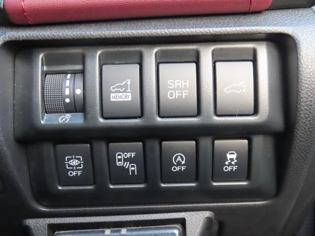 0561200A30251215W00108.jpg