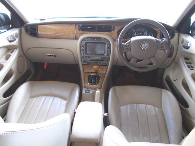 0700053A30231207W00115.jpg