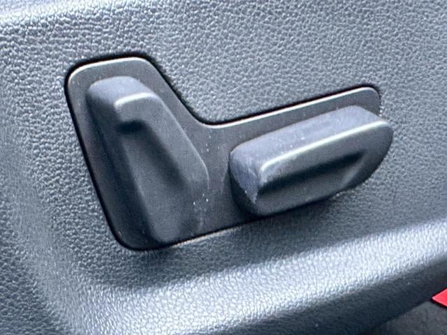 0209257A30250929W00113.jpg