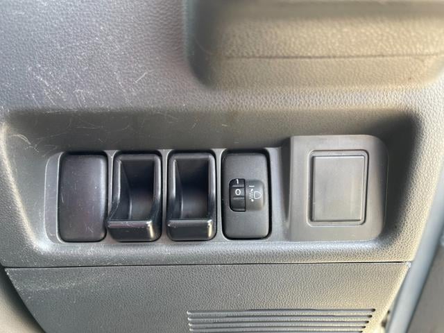 0700516A30250125W00213.jpg