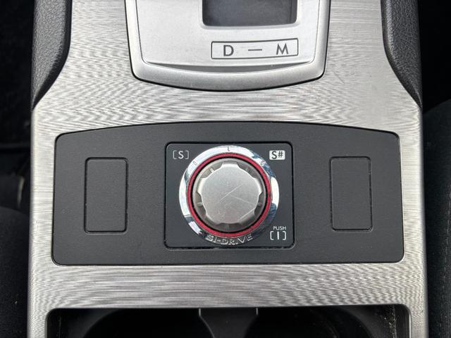 0508215A30251224W00215.jpg