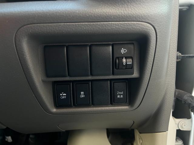 0502945A30260202W00116.jpg