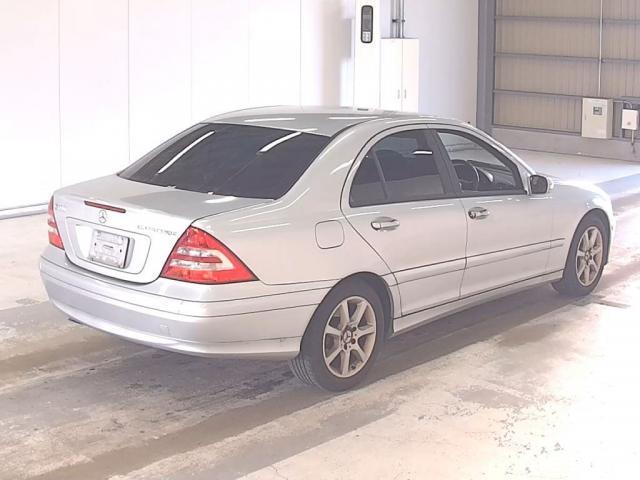 22438972_carP_l_3.jpg