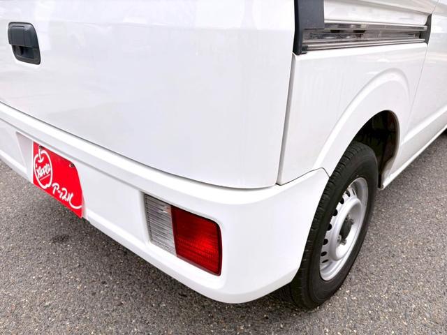 0710194A30260411W00217.jpg