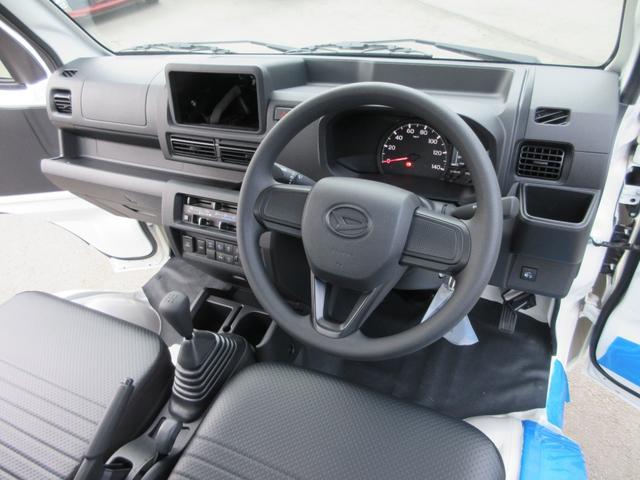 0402242A30251010W00115.jpg