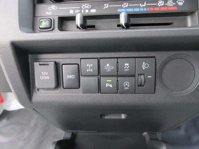 0402242A30251010W00118.jpg
