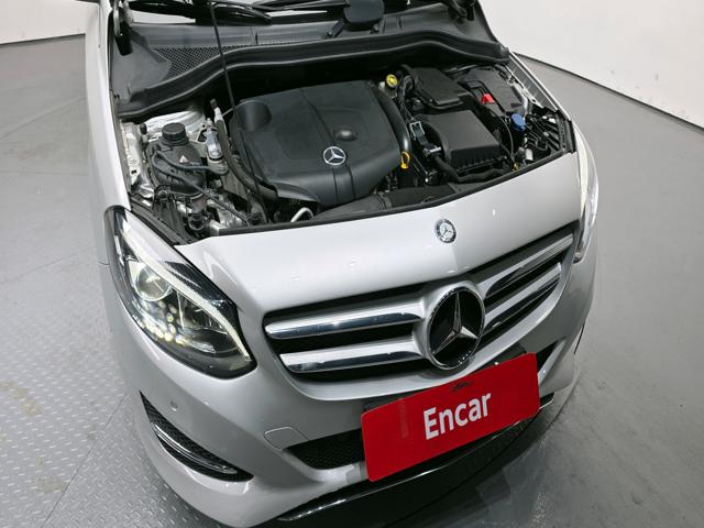 21b4ee184784013e83340135f2b36337.jpeg