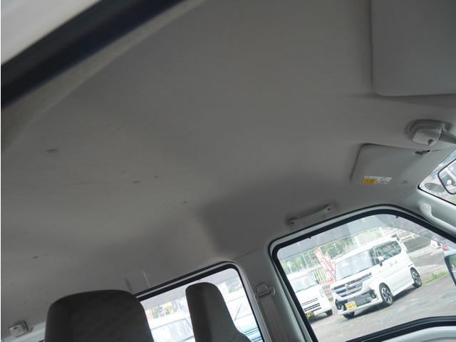 0580698A30250706W00217.jpg