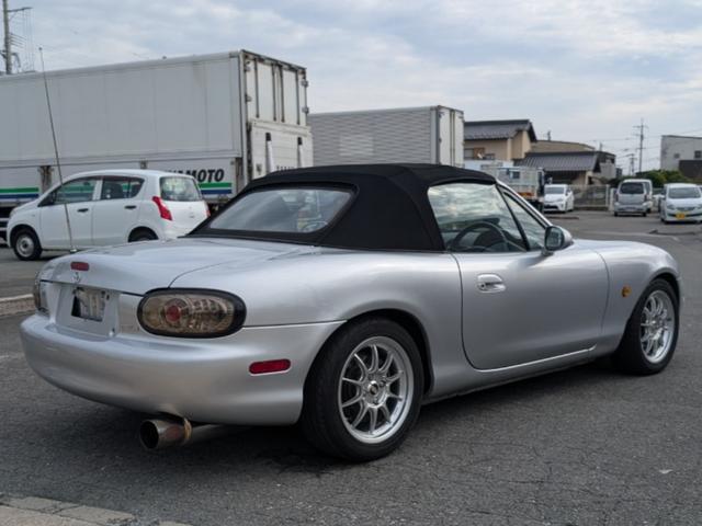 0805094A30251109W00104.jpg