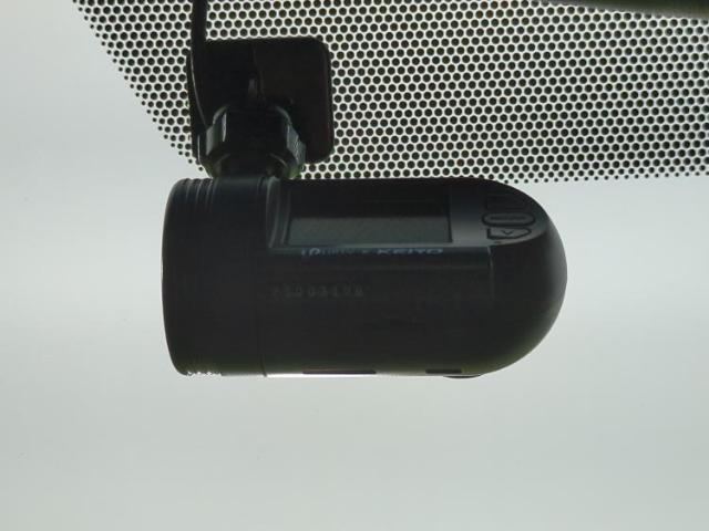 20803384_carP_l_7.jpg