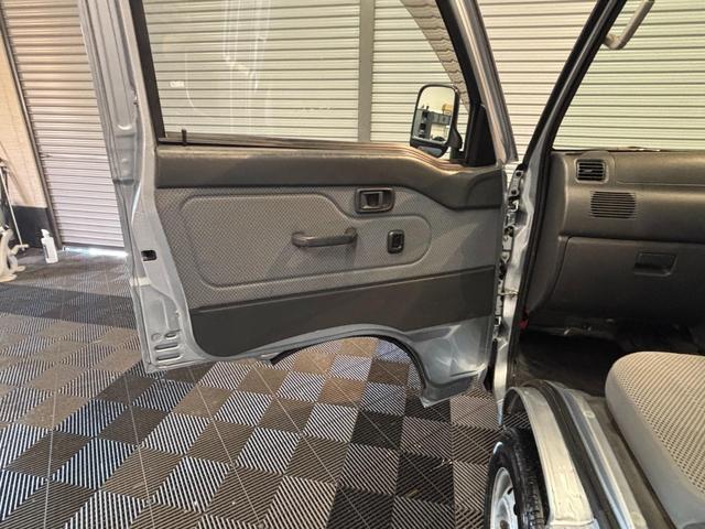 1002837A30260317W02607.jpg