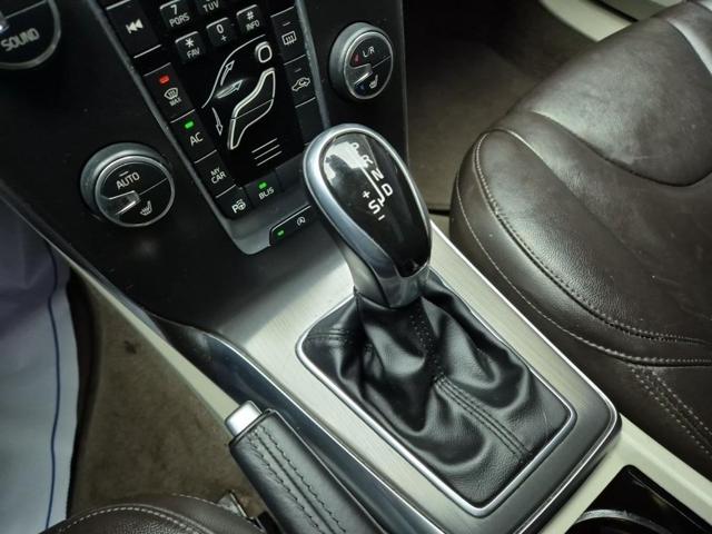 6011001102R8.jpg