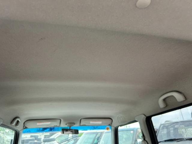 0561147A30250903W00119.jpg