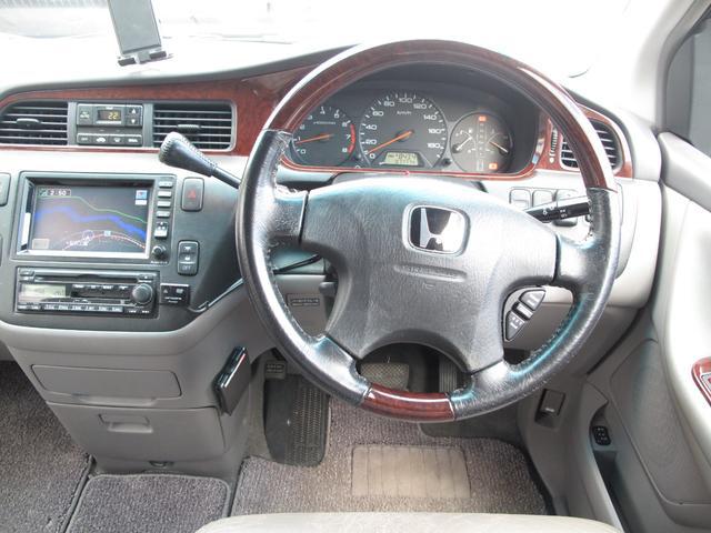 0403055A30260210W00118.jpg