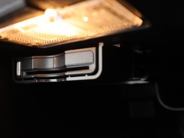 9540058A30250520W00217.jpg