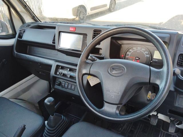 0940012A30241202W00515.jpg