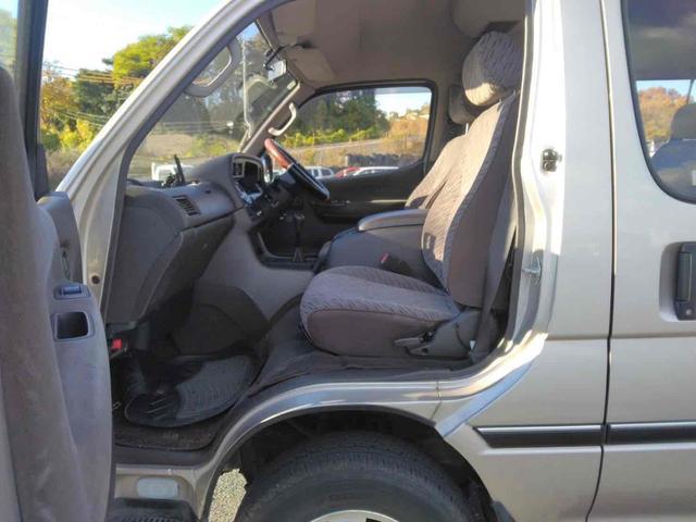 1002907A30251210W00210.jpg
