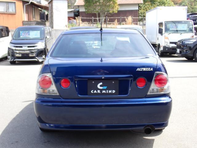 22805033_carP_l_3.jpg