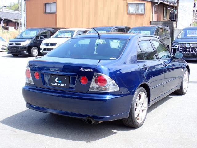 22805033_carP_l_8.jpg
