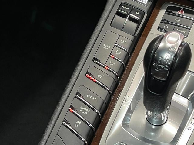 9700303A30250725W00117.jpg