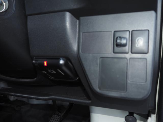 1002197A30260221W00117.jpg