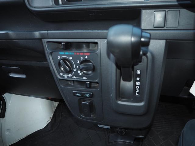 1002197A30260221W00119.jpg