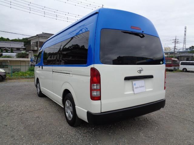 19041089_carP_l_10.jpg